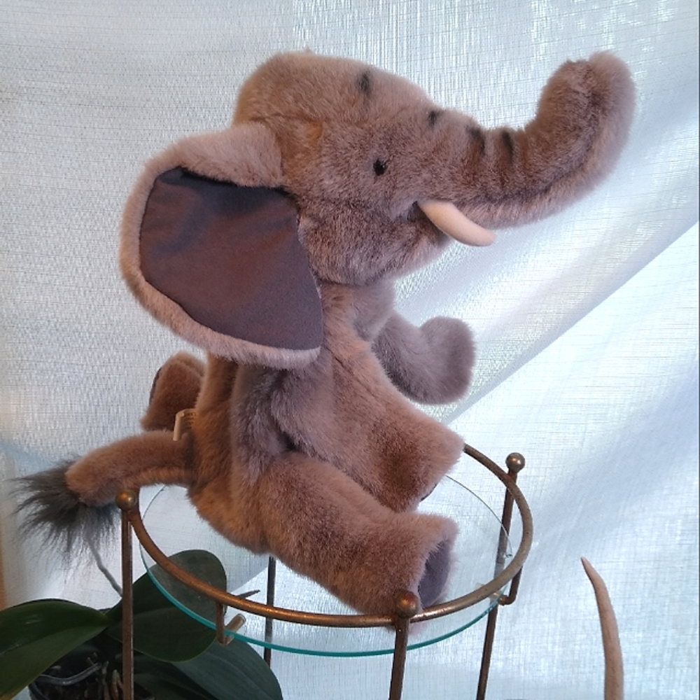 Fuzzy Elephant Puppet 🐘🩶